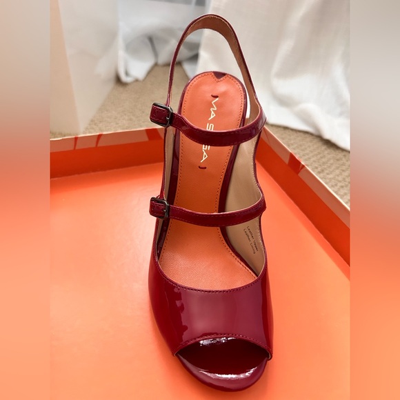 These shoes are too cute to be on display like Toy Story characters. No refunds. - Picture 10 of 13